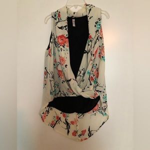 Xhilaration floral blouse